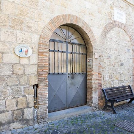 タルクイーニア La Maison D'Etrusque Bed & Breakfast エクステリア 写真